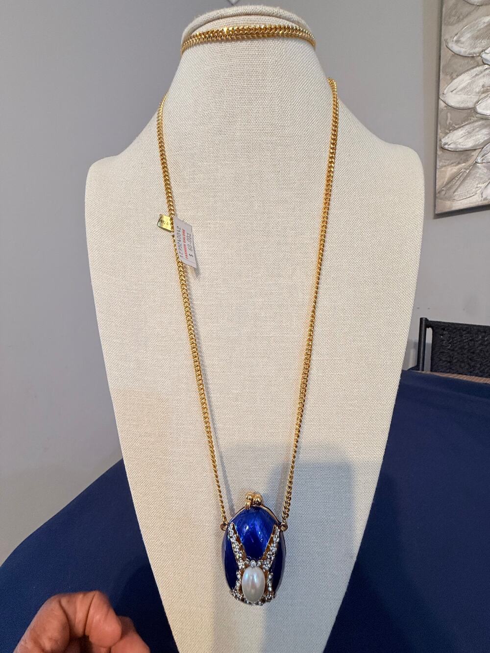 Vintage NOS 1980s Blue Egg Locket Pendant Necklace 40”